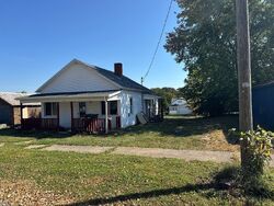Pre-foreclosure in  MAIN ST Philo, OH 43771