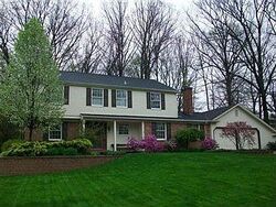 Pre-foreclosure in  WHITE OAK DR NE Warren, OH 44484