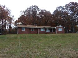 Pre-foreclosure in  DALLAS CHERRYVILLE HWY Bessemer City, NC 28016