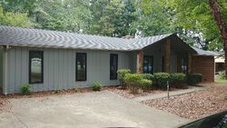 Pre-foreclosure in  PINEY GROVE RD Kernersville, NC 27284