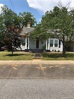  W Sycamore St, Lincolnton NC