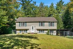 Pre-foreclosure in  CARRIAGE HILL RD Epsom, NH 03234