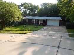 Pre-foreclosure in  GREEN CLIFF DR Fenton, MO 63026