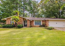 Pre-foreclosure in  SWAN LAKE DR Jackson, MS 39212
