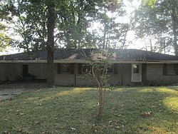 Pre-foreclosure in  TANGLEWOOD DR Clinton, MS 39056