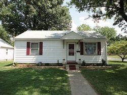 Pre-foreclosure in  MARSHALL AVE Evansville, IN 47714