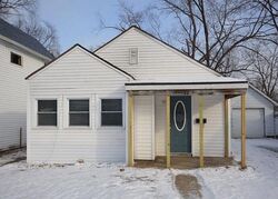 Pre-foreclosure in  S TWYCKENHAM DR South Bend, IN 46613