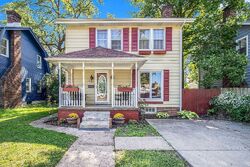 Pre-foreclosure in  W CALVERT ST South Bend, IN 46613