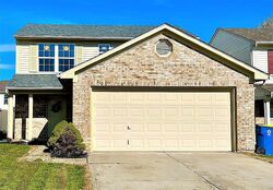 Pre-foreclosure in  DRAYCOTT AVE Indianapolis, IN 46236