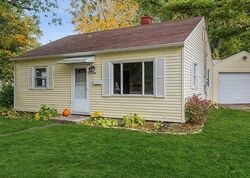 Pre-foreclosure in  PARKSIDE AVE Valparaiso, IN 46383