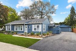 Pre-foreclosure in  W 115TH ST Worth, IL 60482