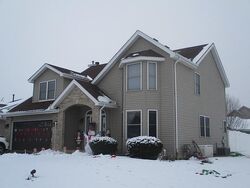 Pre-foreclosure in  HUNTERS DR Beecher, IL 60401