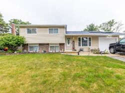 Pre-foreclosure in  MEADOWBROOK DR Bolingbrook, IL 60440