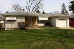 Pre-foreclosure in  29TH ST Rockford, IL 61108