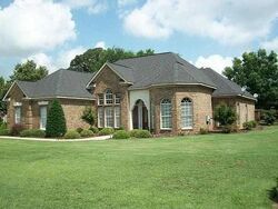 Pre-foreclosure in  SOUTHLAND TRL Byron, GA 31008