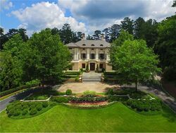 Pre-foreclosure in  DAVIS DR Atlanta, GA 30327