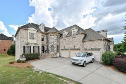 Pre-foreclosure in  SABLE RIDGE DR Buford, GA 30519