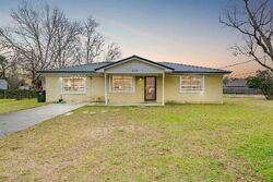 Pre-foreclosure in  MOBILE HWY Pensacola, FL 32526