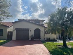 Pre-foreclosure in  NW 66TH PL Hialeah, FL 33015