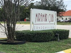 Pre-foreclosure in  FOXCROFT RD  Hollywood, FL 33025