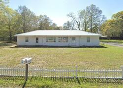 Pre-foreclosure in  S 20TH ST Defuniak Springs, FL 32435