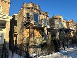 Pre-foreclosure in  N SPAULDING AVE Chicago, IL 60624