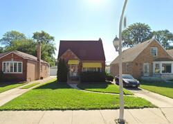 Pre-foreclosure in  S PEORIA ST Chicago, IL 60643