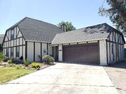 Pre-foreclosure in  FOXMEADOW CT Los Banos, CA 93635