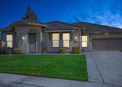 Pre-foreclosure in  CABOCHON WAY Sacramento, CA 95829