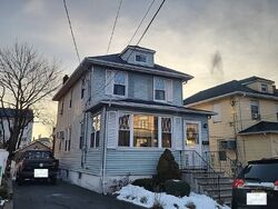 Pre-foreclosure Listing in PARK AVE FAIRVIEW, NJ 07022