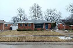 Pre-foreclosure in  E LONGMEADOW RD Trenton, MI 48183