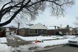 Pre-foreclosure in  BELMONT AVE Allen Park, MI 48101