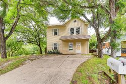 Pre-foreclosure in  LUNA ST Austin, TX 78721