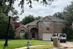 Pre-foreclosure in  HICKORY LEAF LN Flower Mound, TX 75022