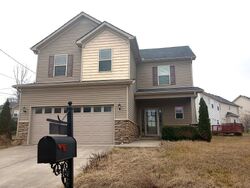 Pre-foreclosure in  ROCKGLADE RUN Antioch, TN 37013