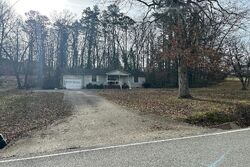 Pre-foreclosure in  FULLER RD Chattanooga, TN 37421