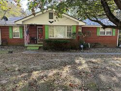  E Blythe St, Paris TN