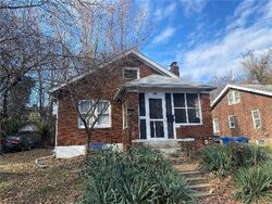 Pre-foreclosure in  LAWRENCE AVE Saint Louis, MO 63135