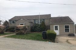 Pre-foreclosure in  PIERCE ST Washington, PA 15301