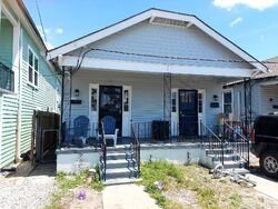Pre-foreclosure in  PAINTERS ST New Orleans, LA 70117