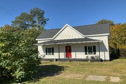 Pre-foreclosure in  N KING AVE Dunn, NC 28334