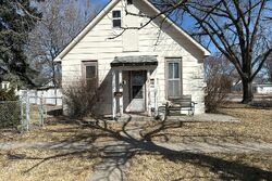 Pre-foreclosure in  E 8TH ST North Platte, NE 69101