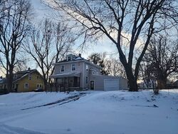 Pre-foreclosure in  N ASH AVE Independence, MO 64053