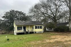  W Hinton Ave, Lumberton MS