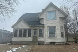 Pre-foreclosure in  E MAIN ST Arlington, MN 55307