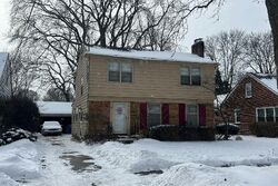 Pre-foreclosure in  SPRUCE ST SE Grand Rapids, MI 49507