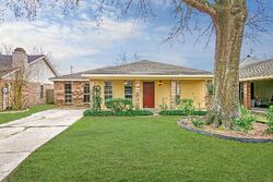 Pre-foreclosure in  CALEDONIA DR Lafayette, LA 70508