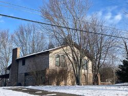 Pre-foreclosure in  WALNUT HILL DR Richmond, KY 40475