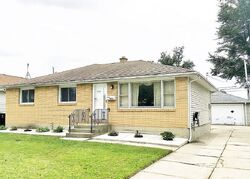 Pre-foreclosure in  EVERGREEN DR Tonawanda, NY 14150