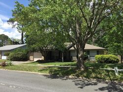 Pre-foreclosure in  GRAMPELL DR Jacksonville, FL 32221